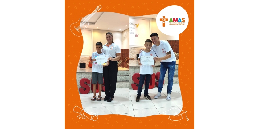 Certificados de Violão e Informática